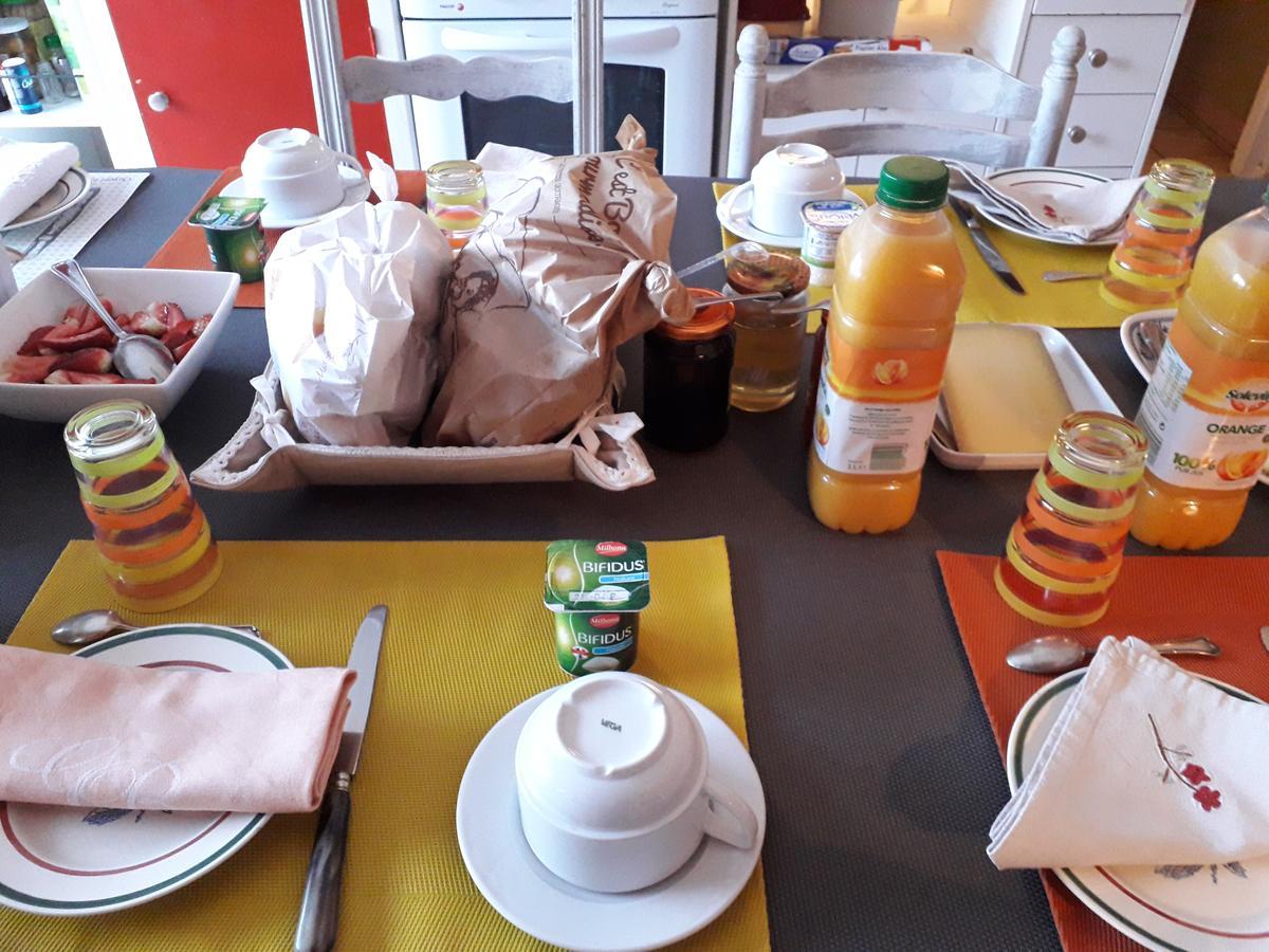 Chez Marie Panzió Cercy-la-Tour Kültér fotó